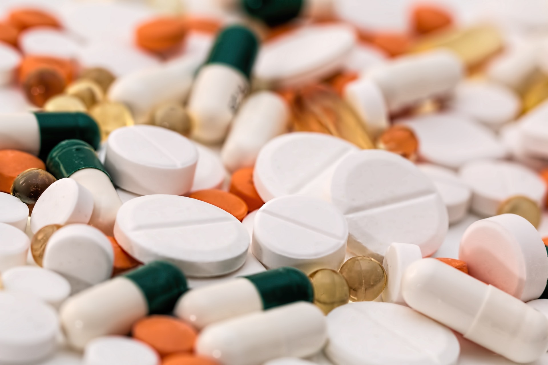 Leki, tabletki, antybiotyki, AI (źródło: Pixabay)