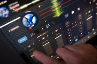 Djay Pro: sztuczna inteligencja zamienia muzykę w instrumentale i wersje acapella