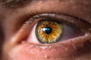 Sztuczne oko zastąpi w przyszłości ludzki wzrok?