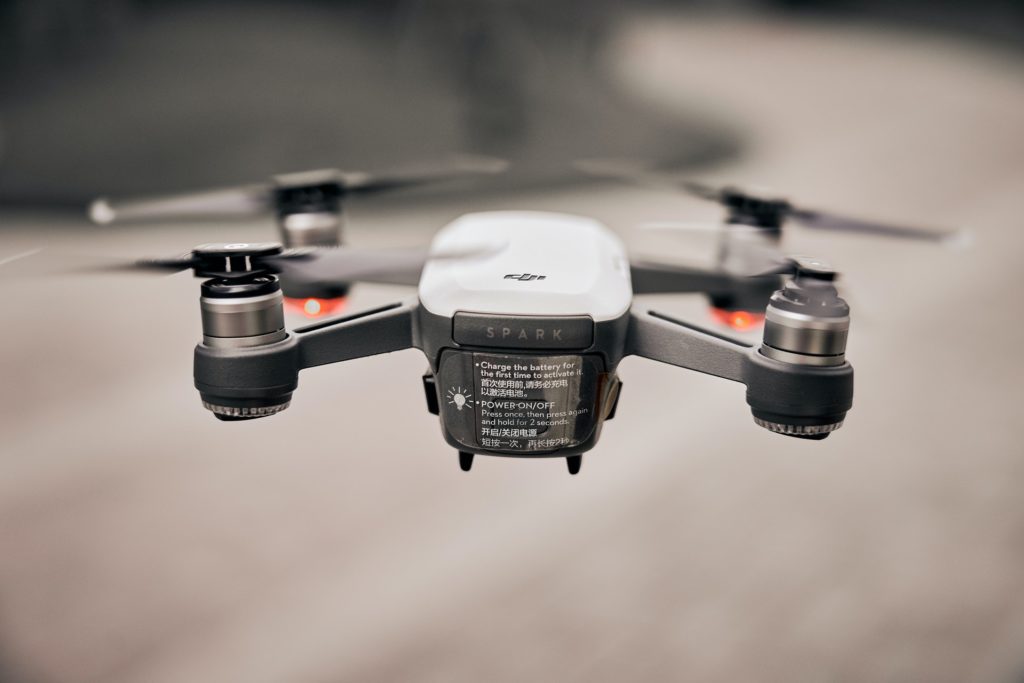 AI lokalizuje pilotów dronów latających za blisko lotnisk