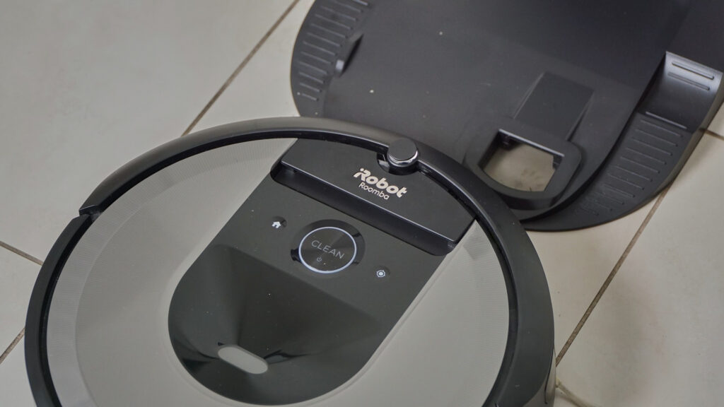 Recenzja iRobot Roomba i7+. Nie musisz nawet opróżniać pojemnika