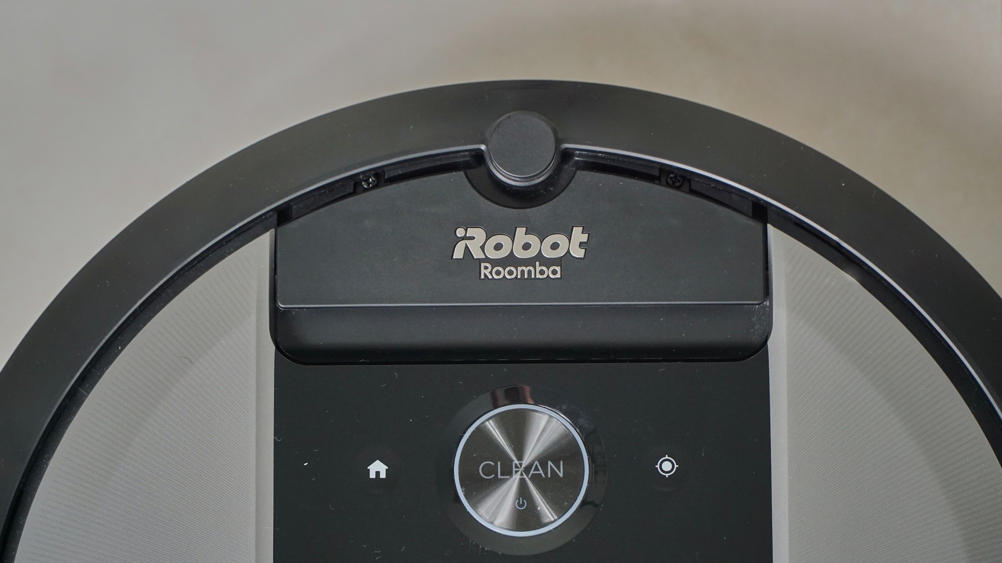 Dzięki sztucznej inteligencji Roomba nauczy się sprawnie omijać choinkę