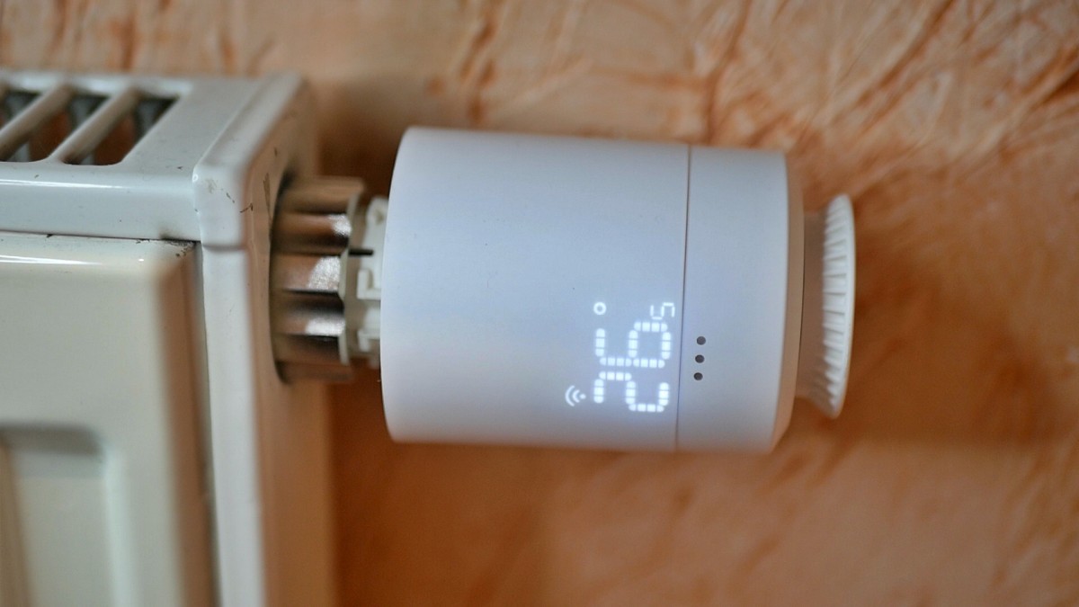 Głowica termostatyczna Tuya GTZ03 / fot. Kacper Żarski