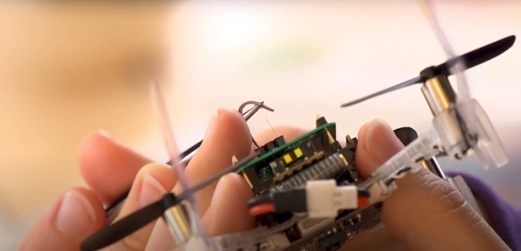 Ćmy przyczyniły się do powstania drona wyposażonego w sztuczny węch