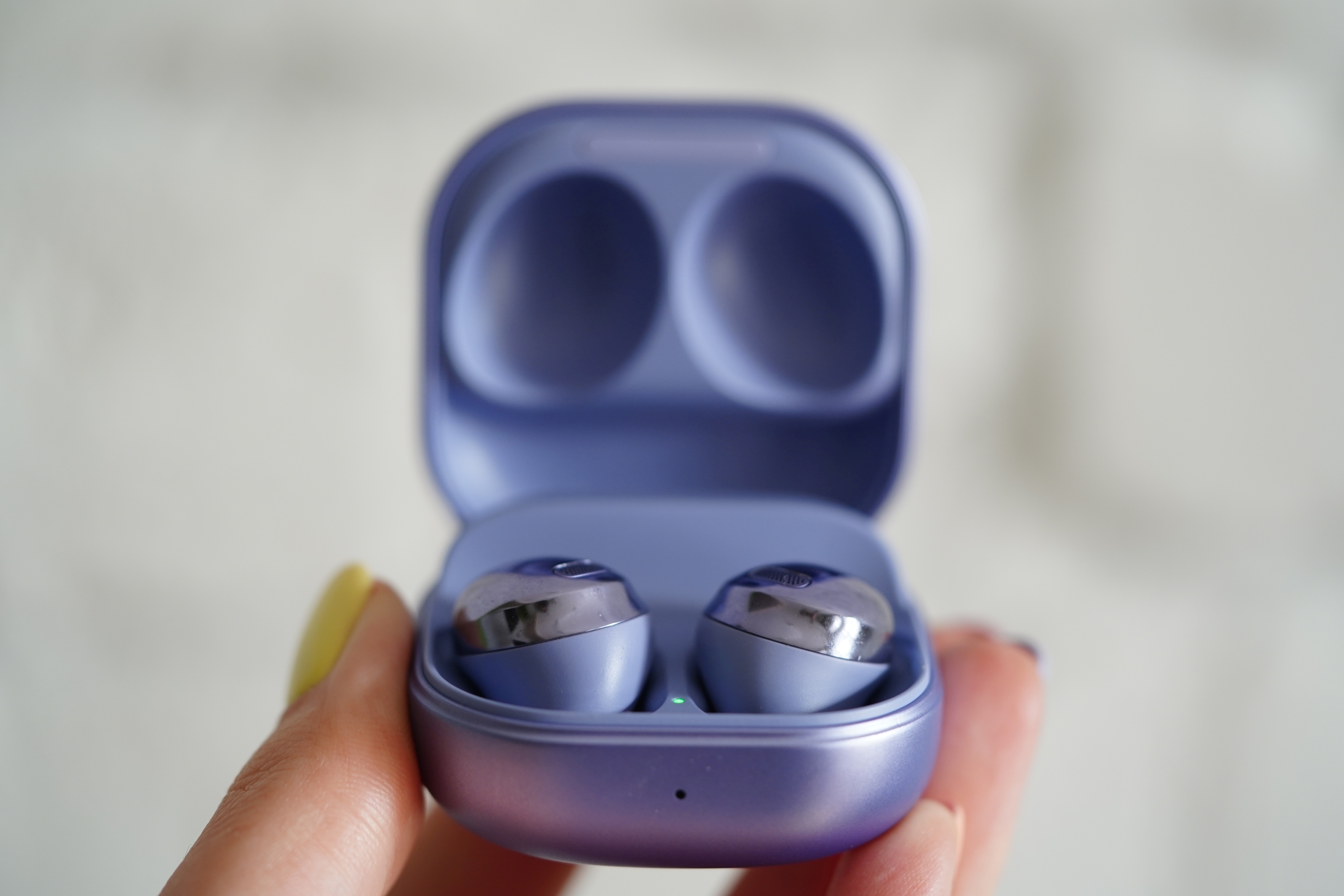 Czy słuchawki Galaxy Buds Pro mogą zastąpić aparat słuchowy? Samsung postanowił to sprawdzić