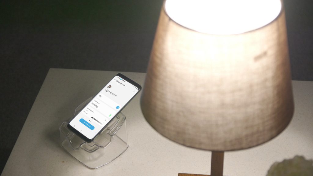 Co zrobić ze starym smartfonem Samsung? Można go zmienić w czujnik smart home!