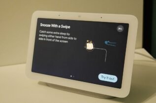 Google Nest Hub 2 / fot. Kacper Żarski (oiot.pl)