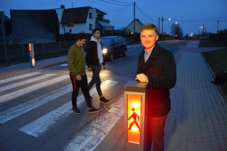 Inteligentne przejście dla pieszych rodem z Zimnej Wódki podbije świat? Safepass fot. nto.pl