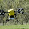 Pierwsza przesyłka dostarczona dronem w Polsce już u adresata