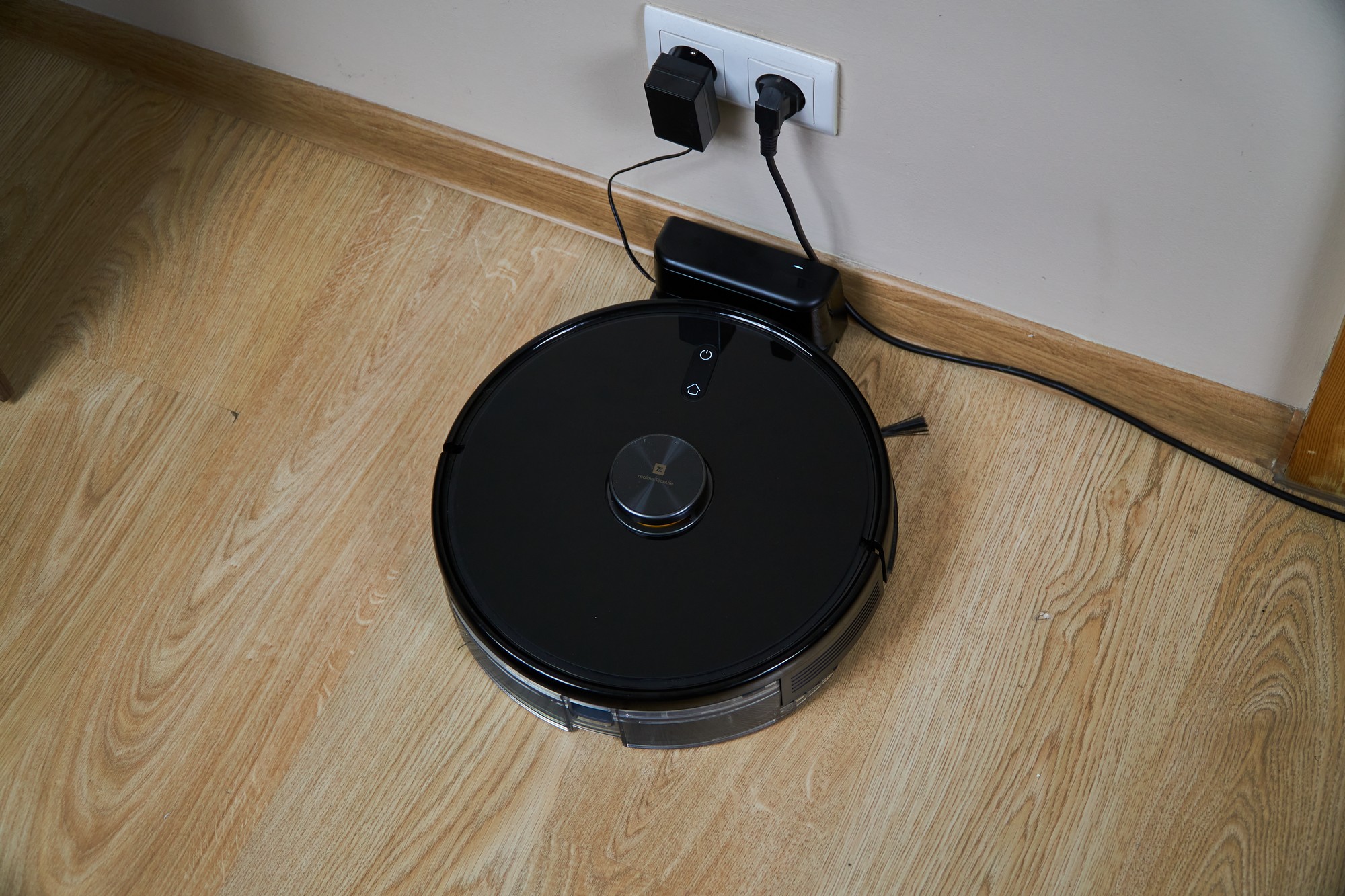 realme TechLife Robot Vacuum