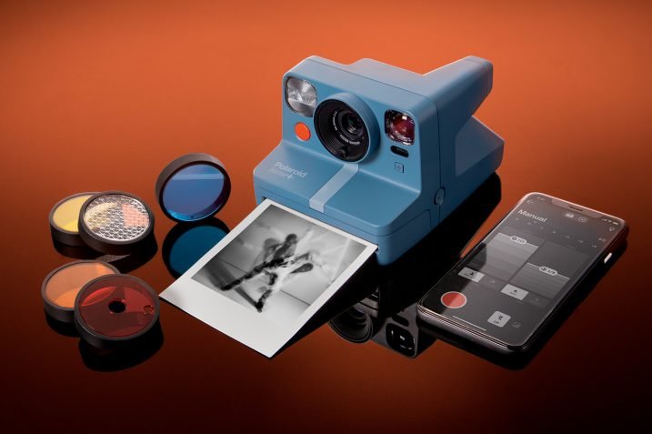 Nawet w pełni analogowy aparat może połączyć się ze światem! To Polaroid Now+