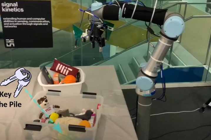 Robot RFusion fot. MIT
