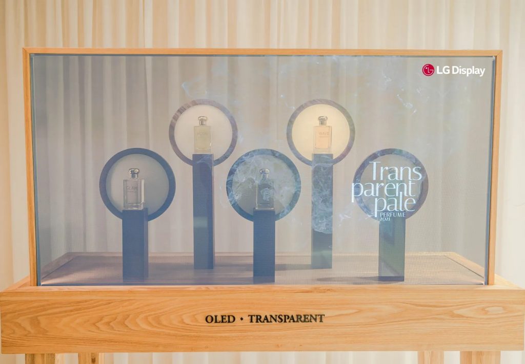 LG OLED Showcase (Źródło: Lgdisplay)
