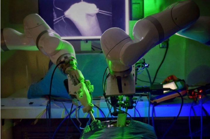 Robot medyczny zastąpi chirurga? Właśnie wykonał swoją pierwszą operację