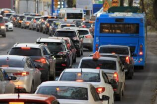 Sztuczna inteligencja pomoże przy awariach prądu i korkach