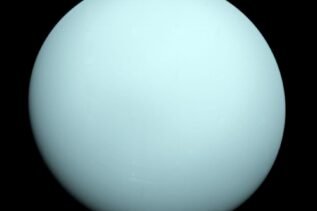 Uran zdjęcie Voyager 2 NASA