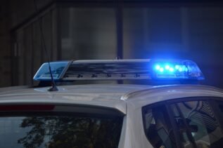 Policja zatrzymała autonomiczny samochód. W środku nie było kierowcy