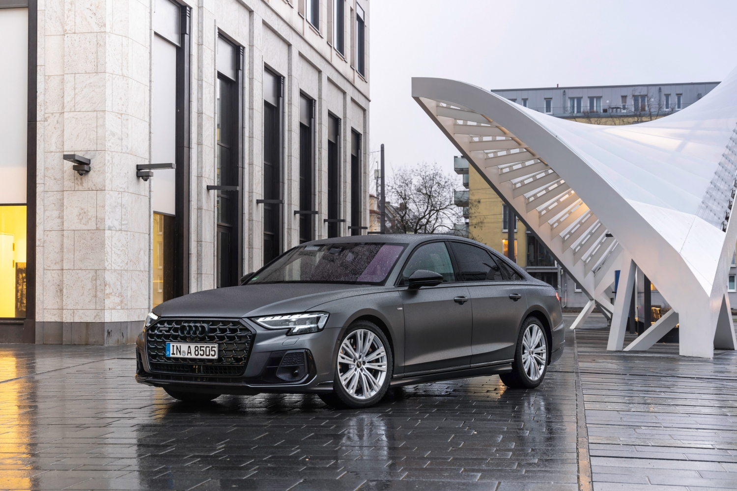 W drogich i luksusowych samochodach Audi pojawią się reklamy