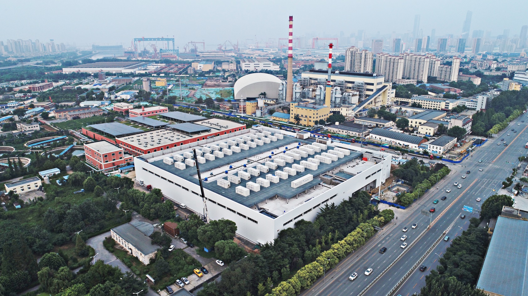 Chemiczna bateria przepływowa o mocy 100 MW zasili miasto Dalian