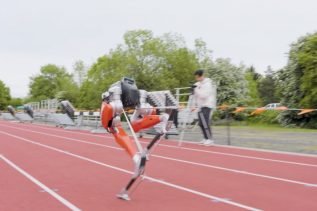 Dwunożny robot Cassie