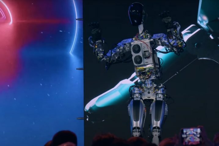 Musk zdradza szczegóły na temat dwóch wersji humanoidalnego robota. Kiedy trafią na rynek?