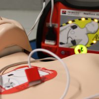 Pierwsza pomoc, AED