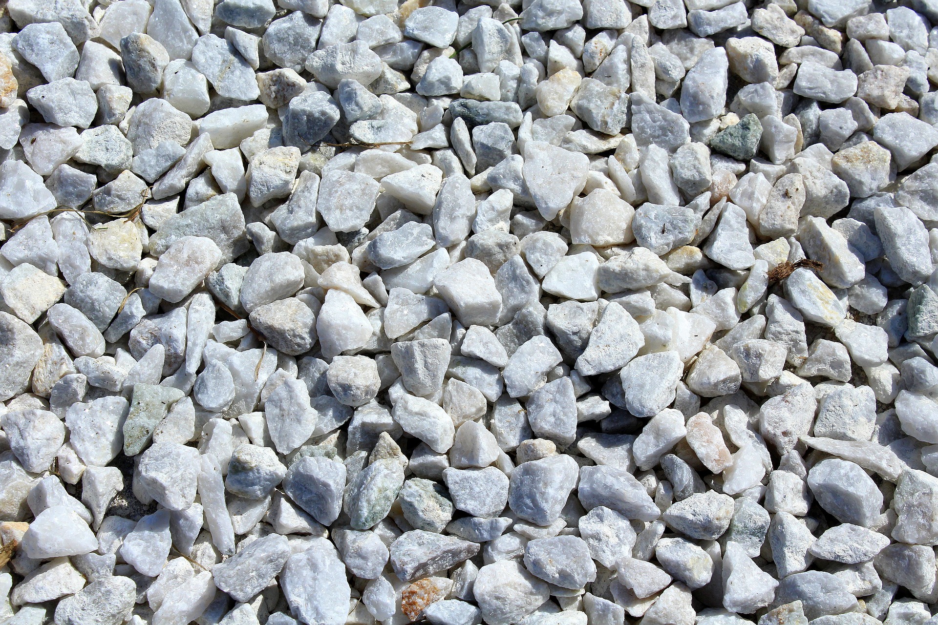 Kamienie, tłuczeń, źródło: Pixabay
