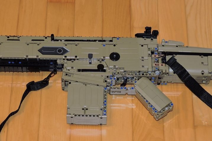 Złożony karabinek SCAR-L od CaDA