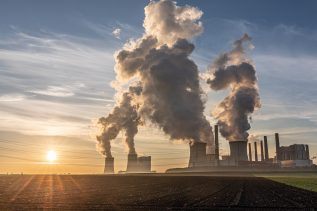 Dwutlenek węgla CO2 emisja zanieczyszczenia fabryka