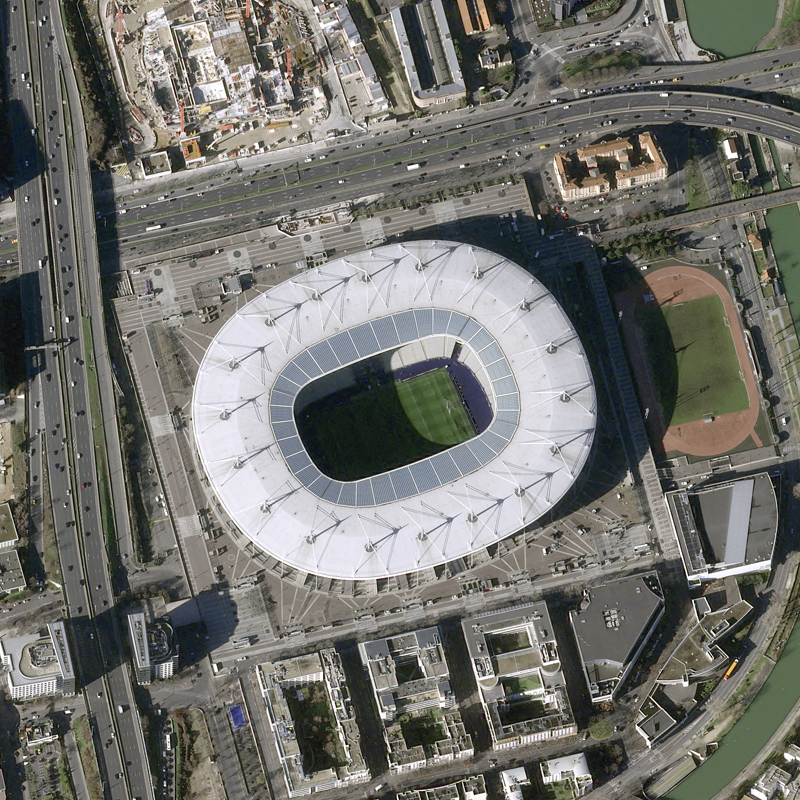 Stadion w Paryżu, zdjęcie z konstelacji Pleiades, do której dołączą satelity optoelektroniczne, źródło: Airbus