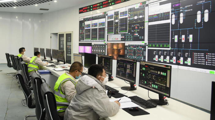Konsola sterowania elektrowni Yanghuopan wyposażonej w nowy system chłodzenia (Źródło: CMG)