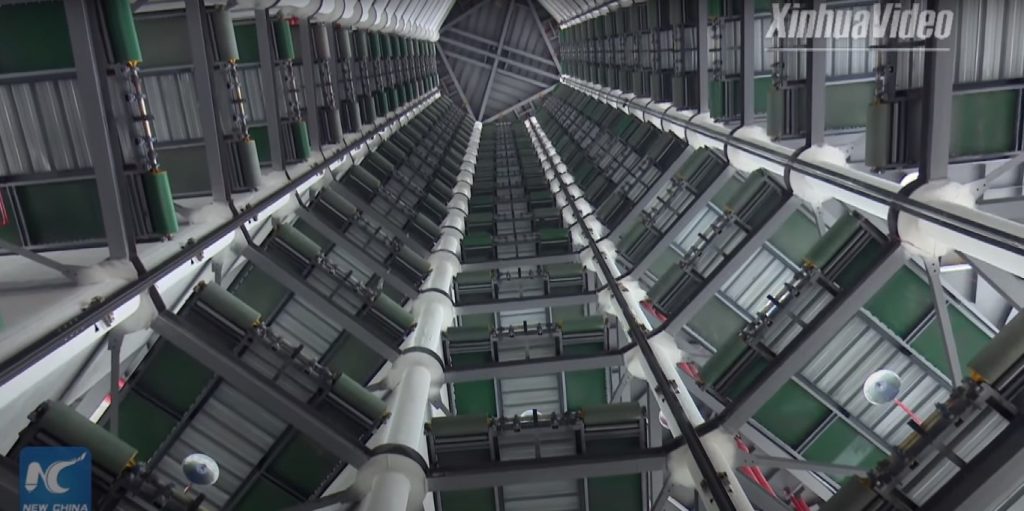 20-piętrowy budynek z systemem automatycznego parkowania w Chongqing (źródło: YouTube)