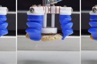 Robot wyposażony w miękki chwytak (Źródło: softroboticsinc)