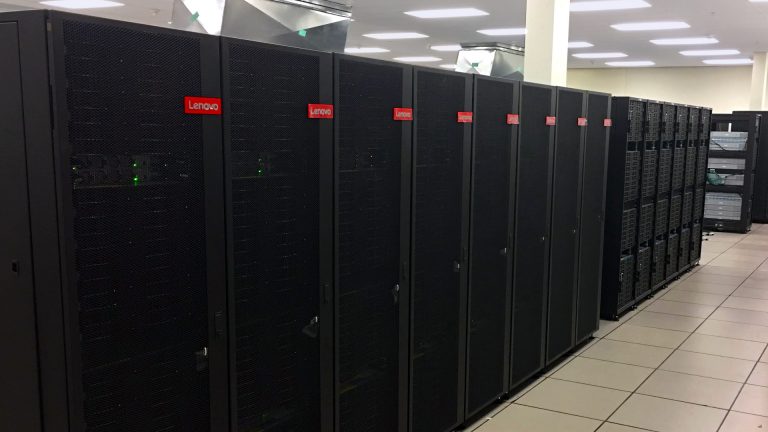 Superkomputer Niagara umożliwiający uczenie maszynowe (źródło: SciNet)