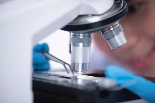 Mikroskop fluorescencyjny wart setki tysięcy dolarów... teraz za grosze w smartfonie