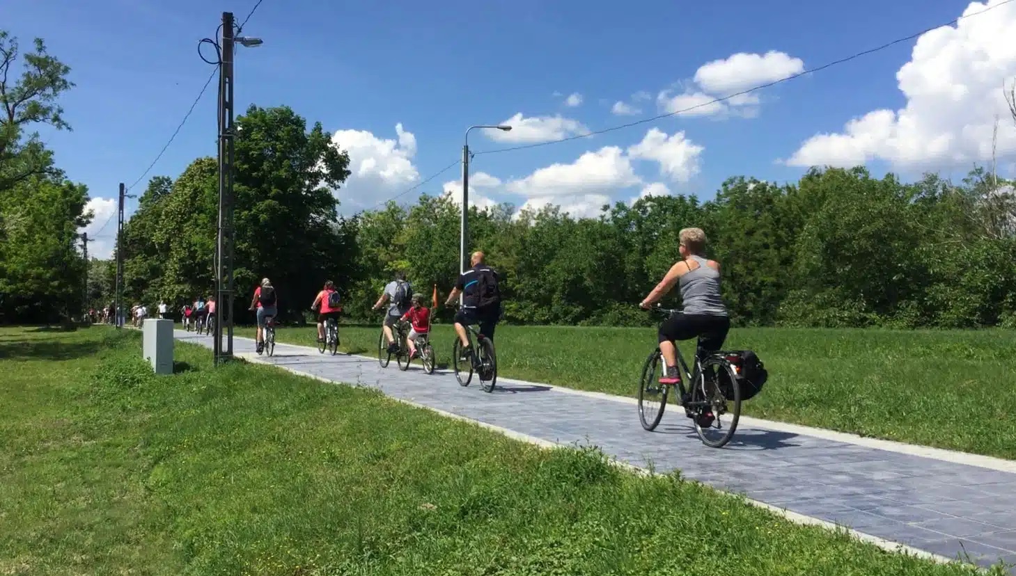 Chodniki słoneczne dla rowerów (źródło: PLATIO)