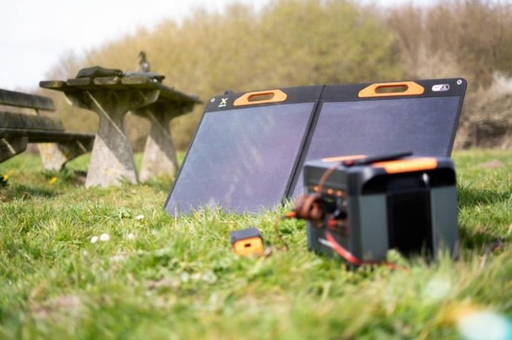 Zestaw solarny Xtorm (Źródło: mat. pras.)