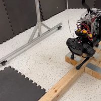 robot czworonożny kroczący równoważnią