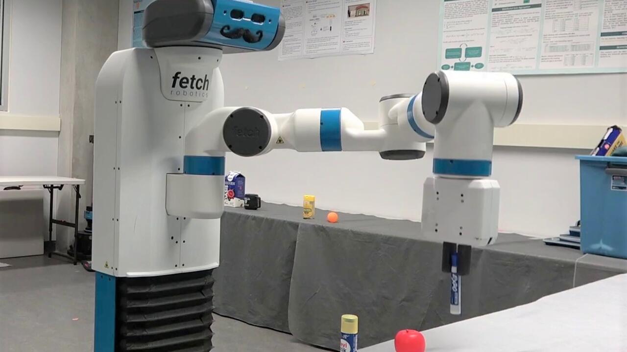 Robot Fetch z systemem "Can't find your phone?" (źródło: University of Waterloo)
