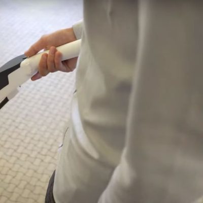 Inteligentna laska dla niewidomych NextGuide (Źródło:youtube)