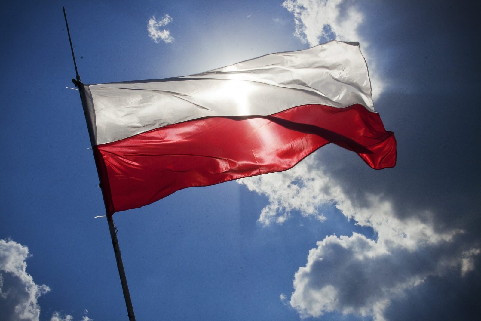 Flaga Polski (źródło: Pixabay)
