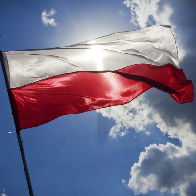 Flaga Polski (źródło: Pixabay)