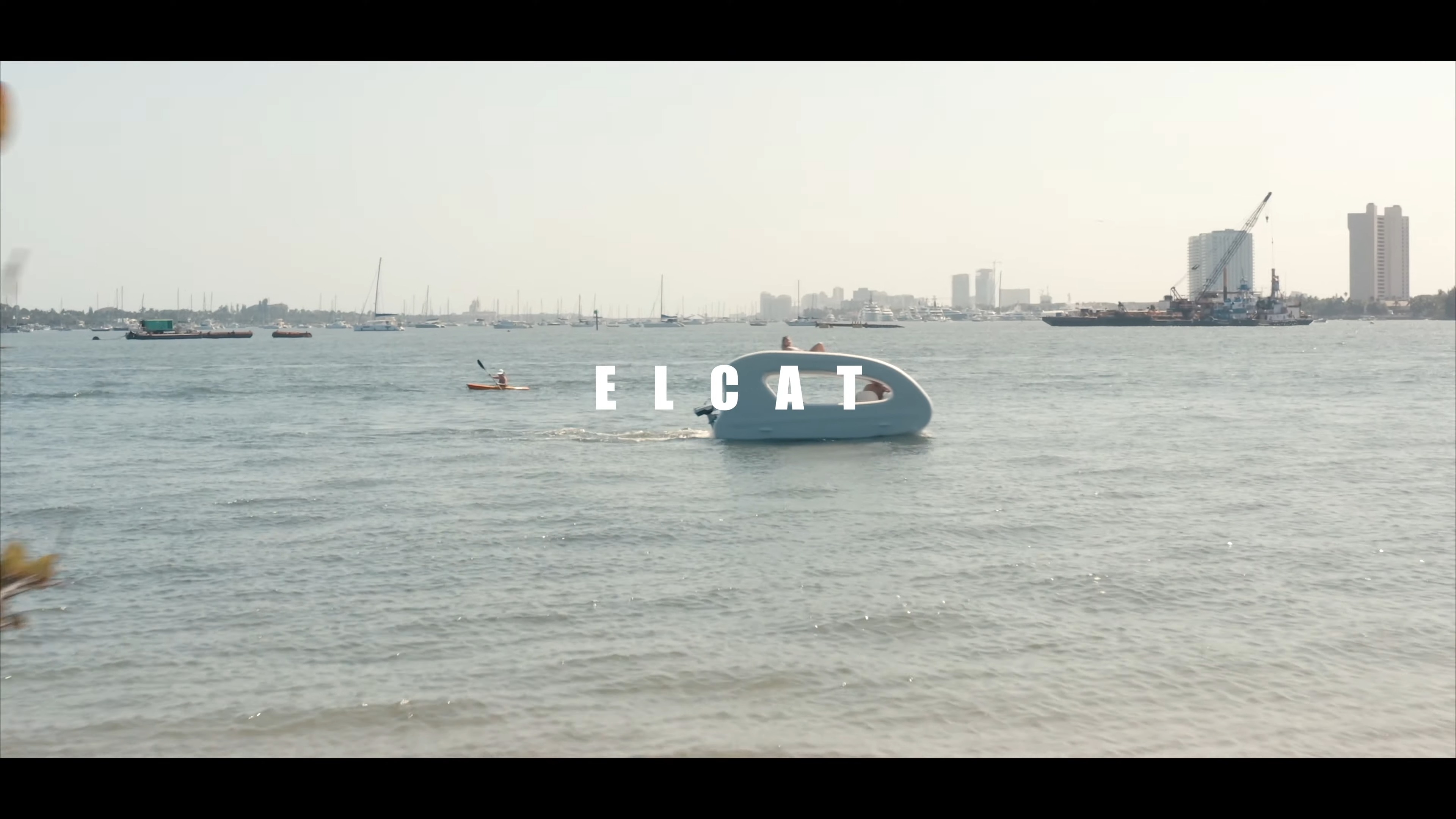 Łódka elektryczna Elcat (źródło: GoSun/YouTube)