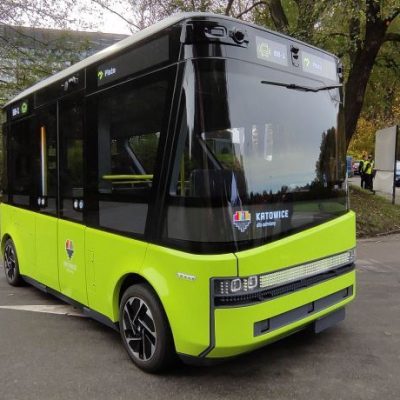 Autonomiczny minibus (źródło: Blees)