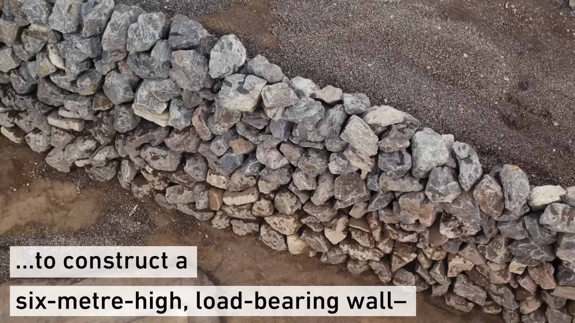 Robotyczna koparka buduje kamienne ściany (źródło: ETH Zurich/YouTube)