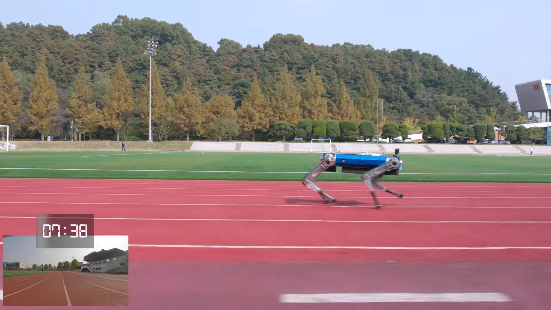 Robotyczny pies HOUND (źródło: KAIST/YouTube)