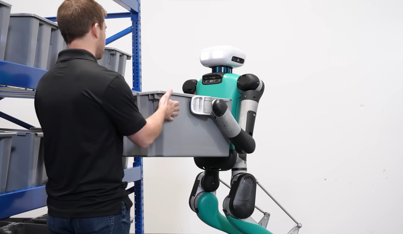 Robot Digit współpraca z człowiekiem Robot Digit (źródło: agilityrobotics.com)