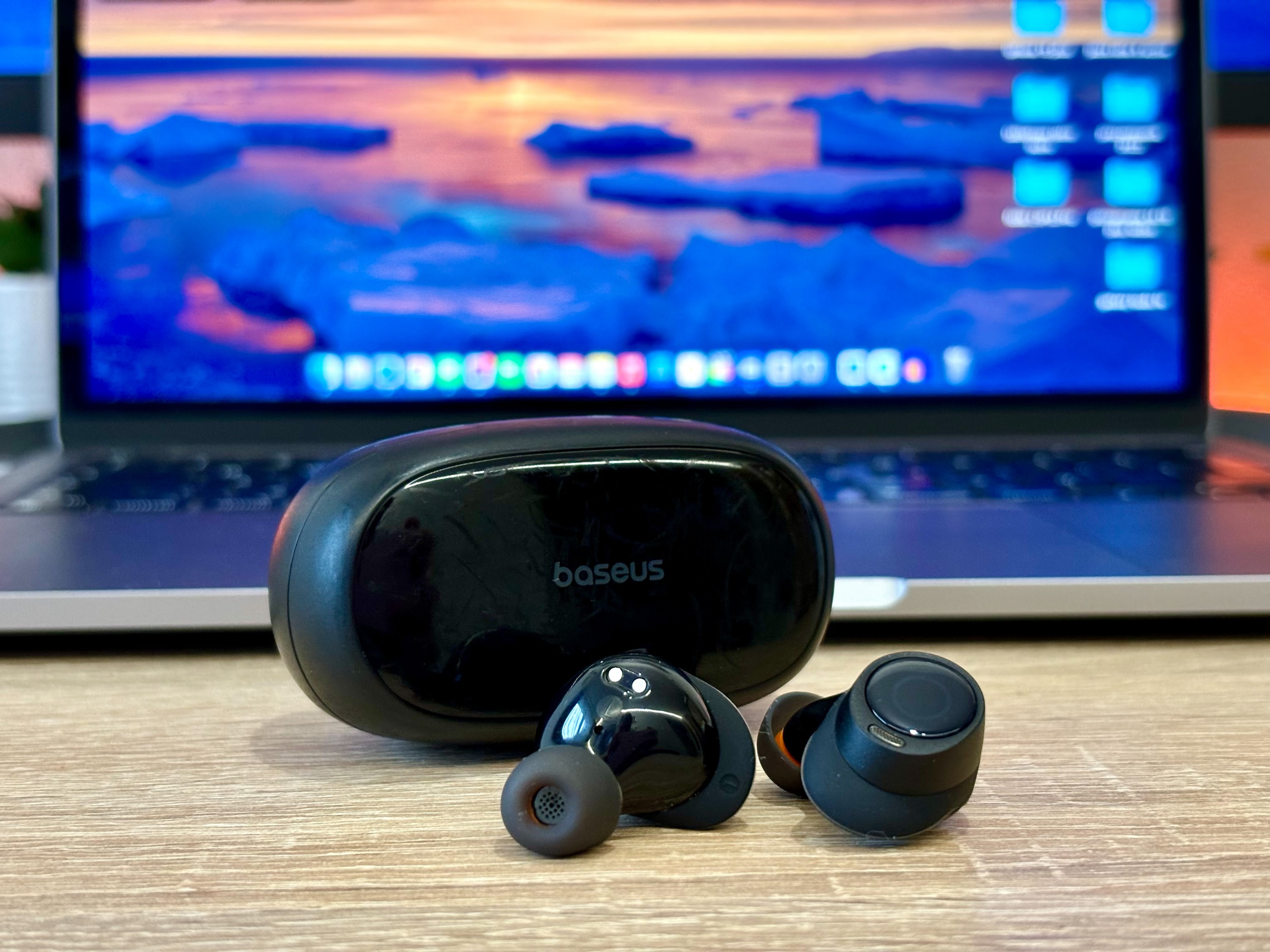 Baseus Bowie MA20 review.  What can TWS headphones for PLN 200 do?