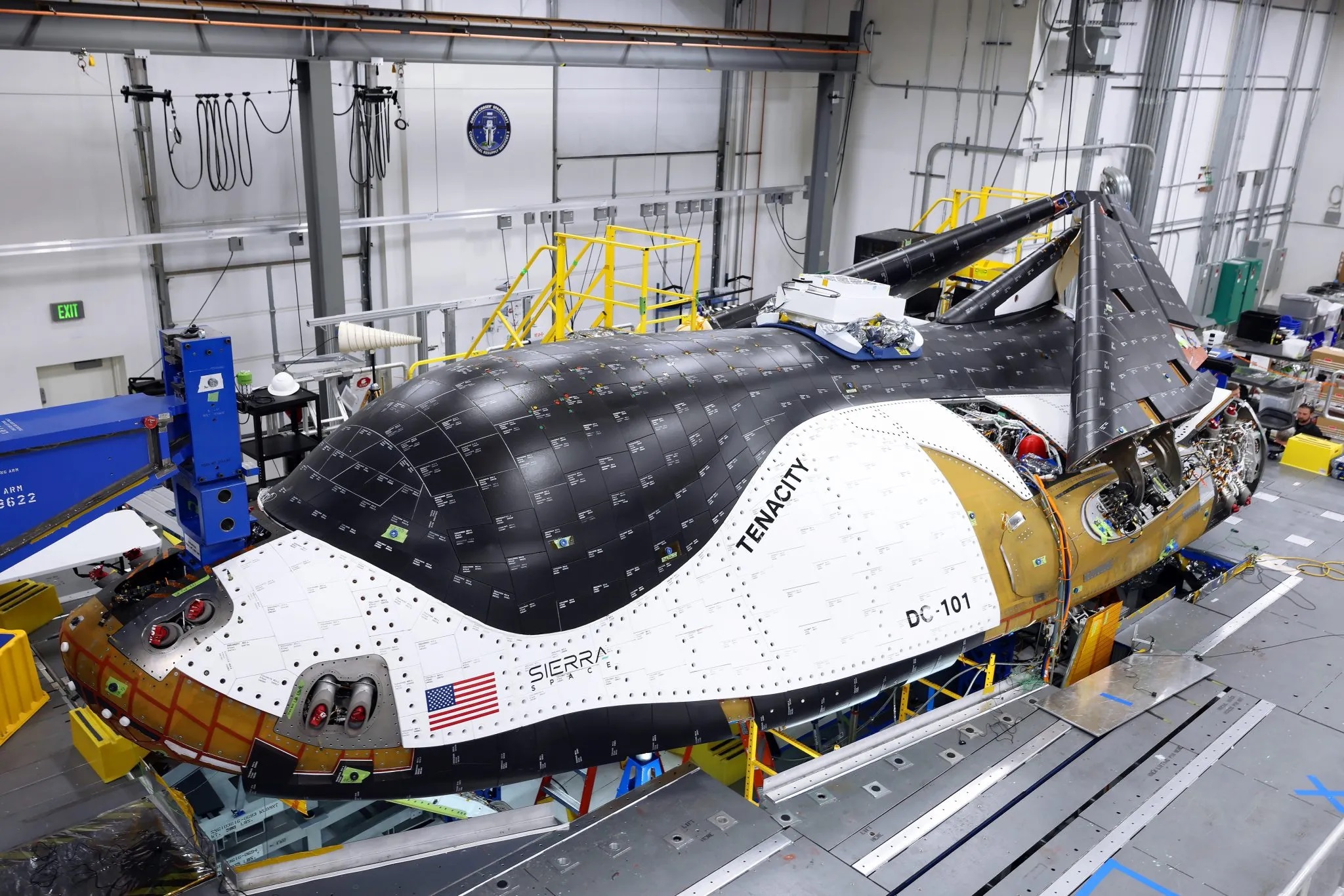 Statek kosmiczny Dream Chaser testowany w ośrodku NASA (źródło: Sierra Space)